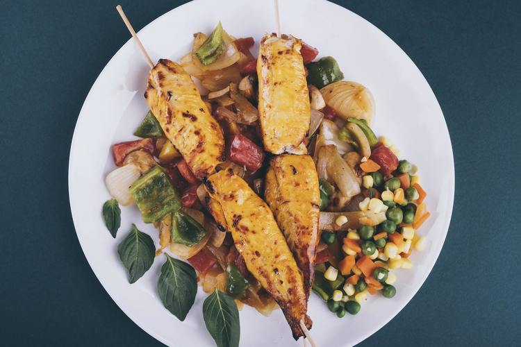 Paleo Recipe - Paleo Chicken Skewers with Peas, Corn and Carrots
