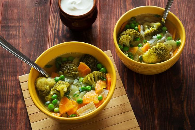 Paleo Friendly Soup With Peas, Carrots and Broccoli Recipe